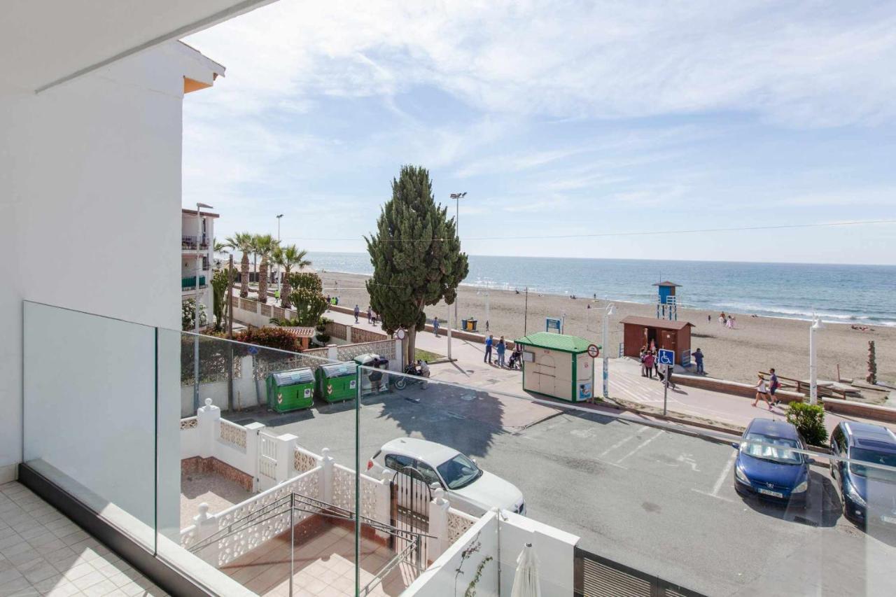 Rincon Del Mar Watch Waves Roll In From The Lavenderfringed Balcony Rincón de la Victoria Exterior foto
