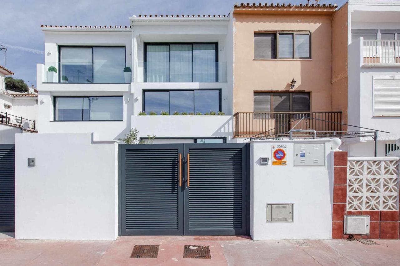 Rincon Del Mar Watch Waves Roll In From The Lavenderfringed Balcony Rincón de la Victoria Exterior foto