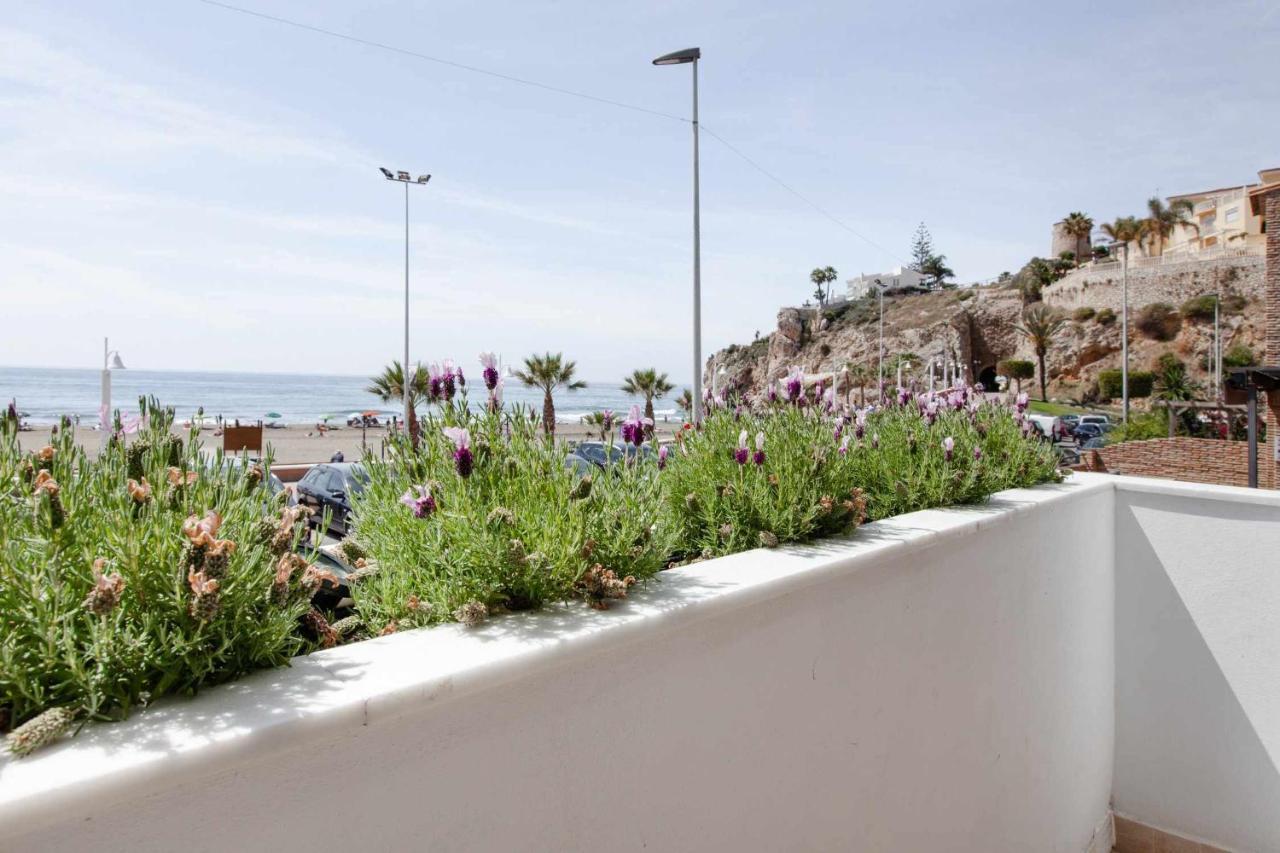 Rincon Del Mar Watch Waves Roll In From The Lavenderfringed Balcony Rincón de la Victoria Exterior foto